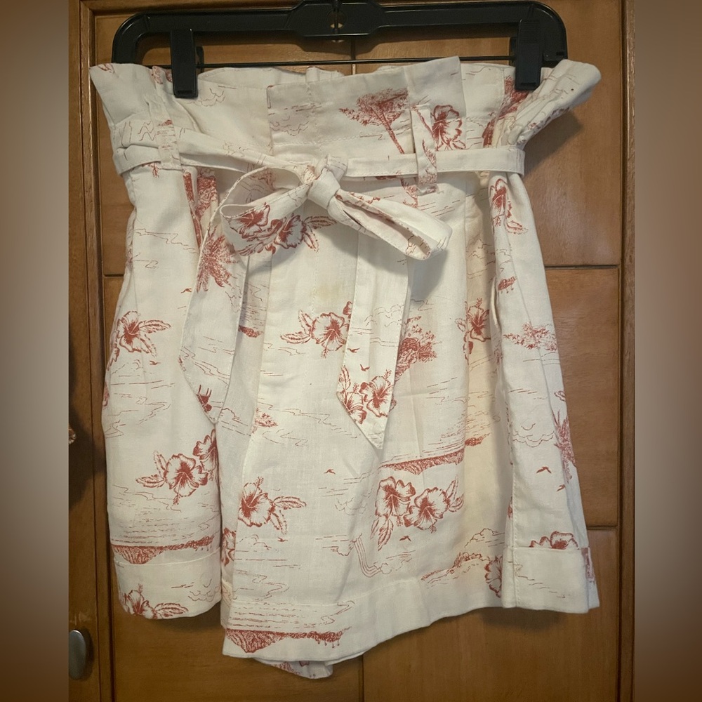 Linen Blend Paper-bag High Waisted Shorts, matching top Paradise Toile Ivory